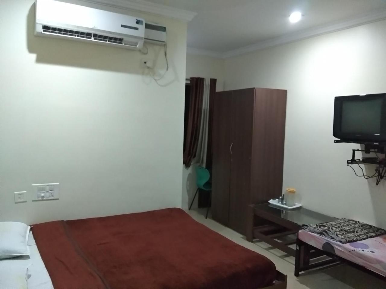 Sai Tirumala Residency Tirupati Exterior foto